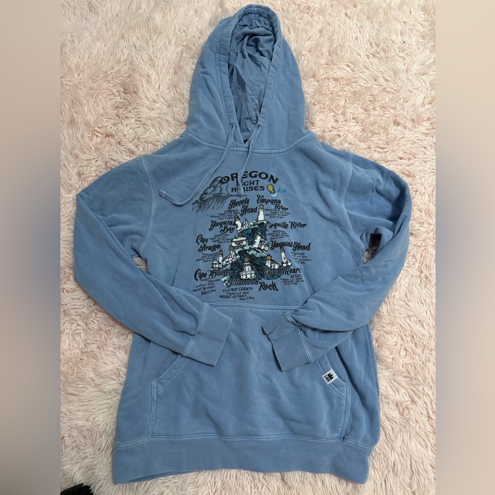 Oregon light house sweatshirt size small. Brand: Little Bay Root.